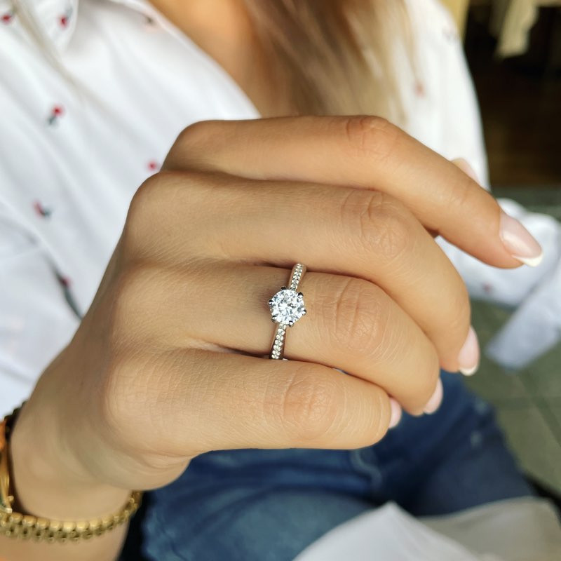 anello di fidanzamento 6 griffe con diamanti